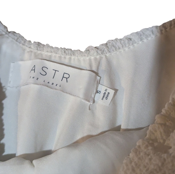 ASTR the label Tiered Puff Sleeve Midi Dress Small Bridal Bachelorette Classic - Picture 10 of 10